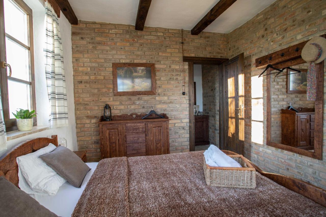 Kishosszuret Vendeghaz Hotel Pécsvárad Buitenkant foto