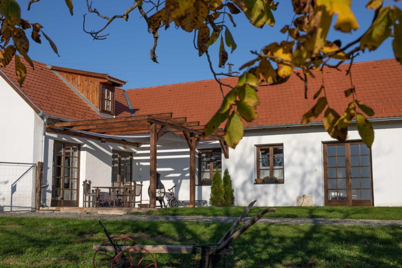 Kishosszuret Vendeghaz Hotel Pécsvárad Buitenkant foto