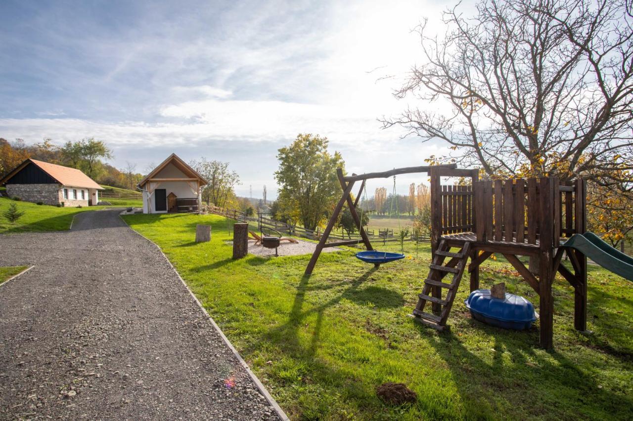 Kishosszuret Vendeghaz Hotel Pécsvárad Buitenkant foto