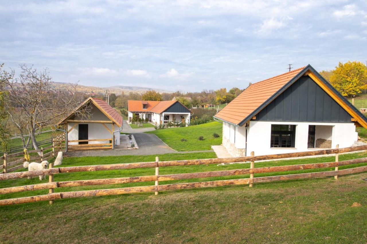Kishosszuret Vendeghaz Hotel Pécsvárad Buitenkant foto