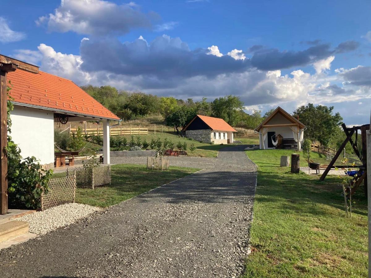 Kishosszuret Vendeghaz Hotel Pécsvárad Buitenkant foto